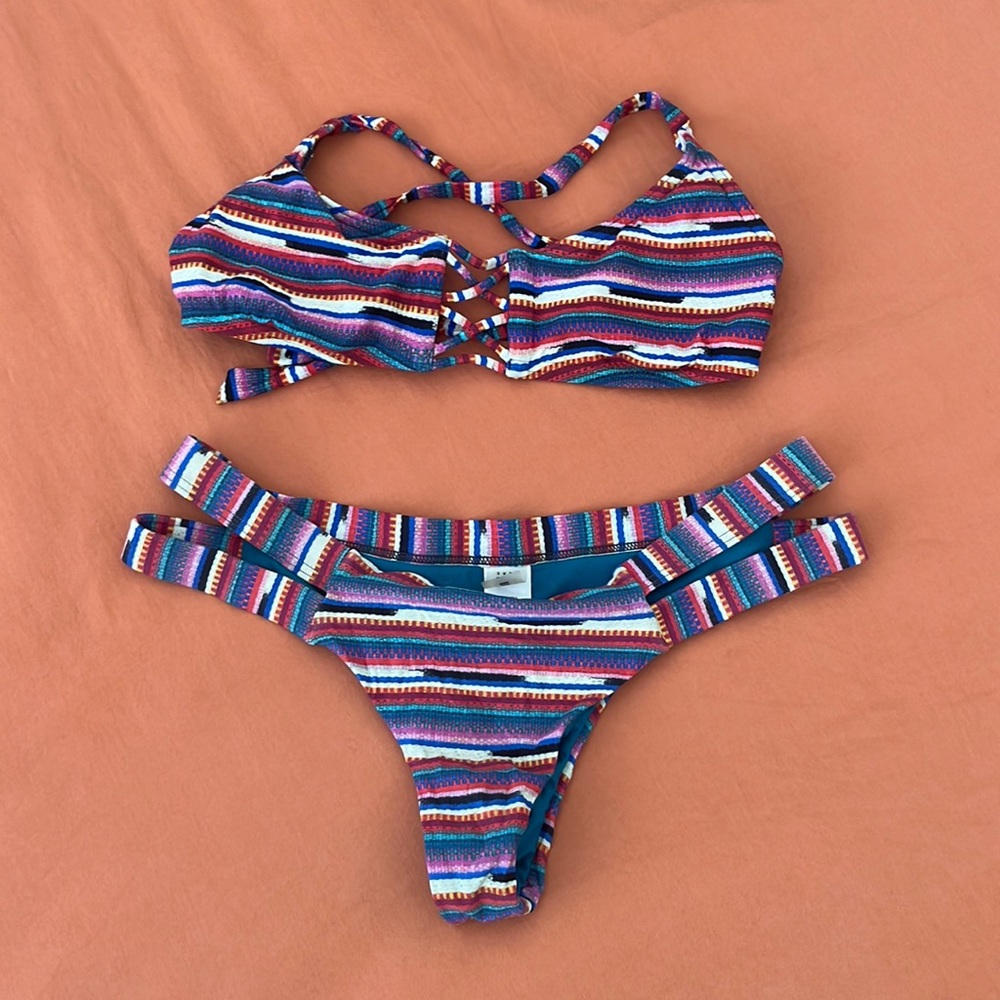 Billabong multi colored striped bikini (medium top, large bottom)